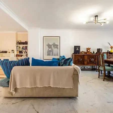 Apartment Precioso Con Patio Malaga